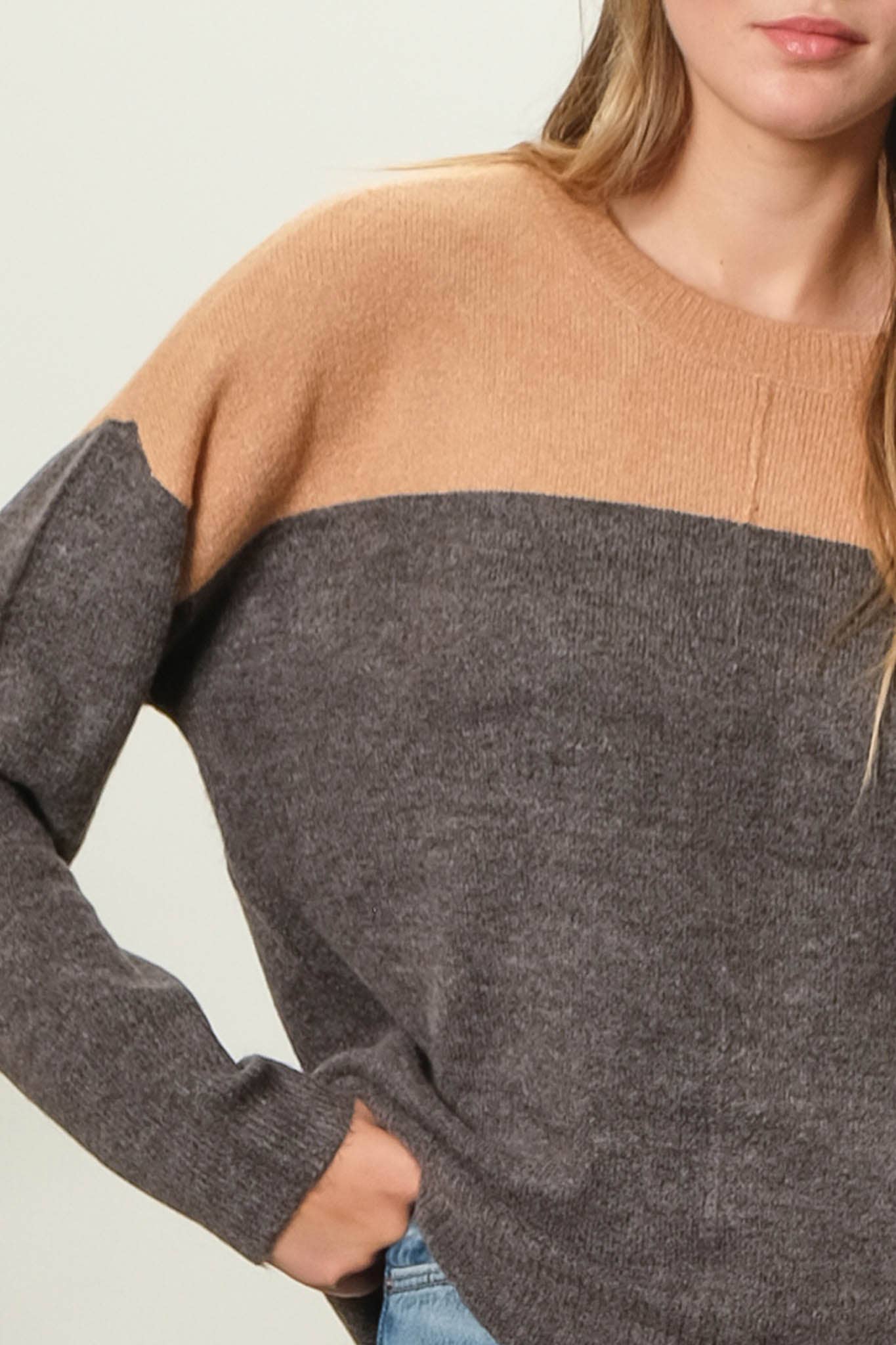 CONTRAST LONG SLEEVE KNIT PULLOVER SWEATER