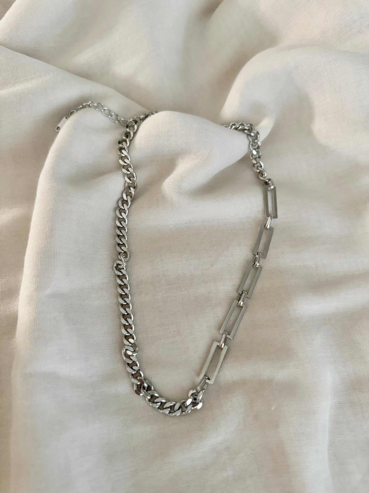 Mixed up chain in silver