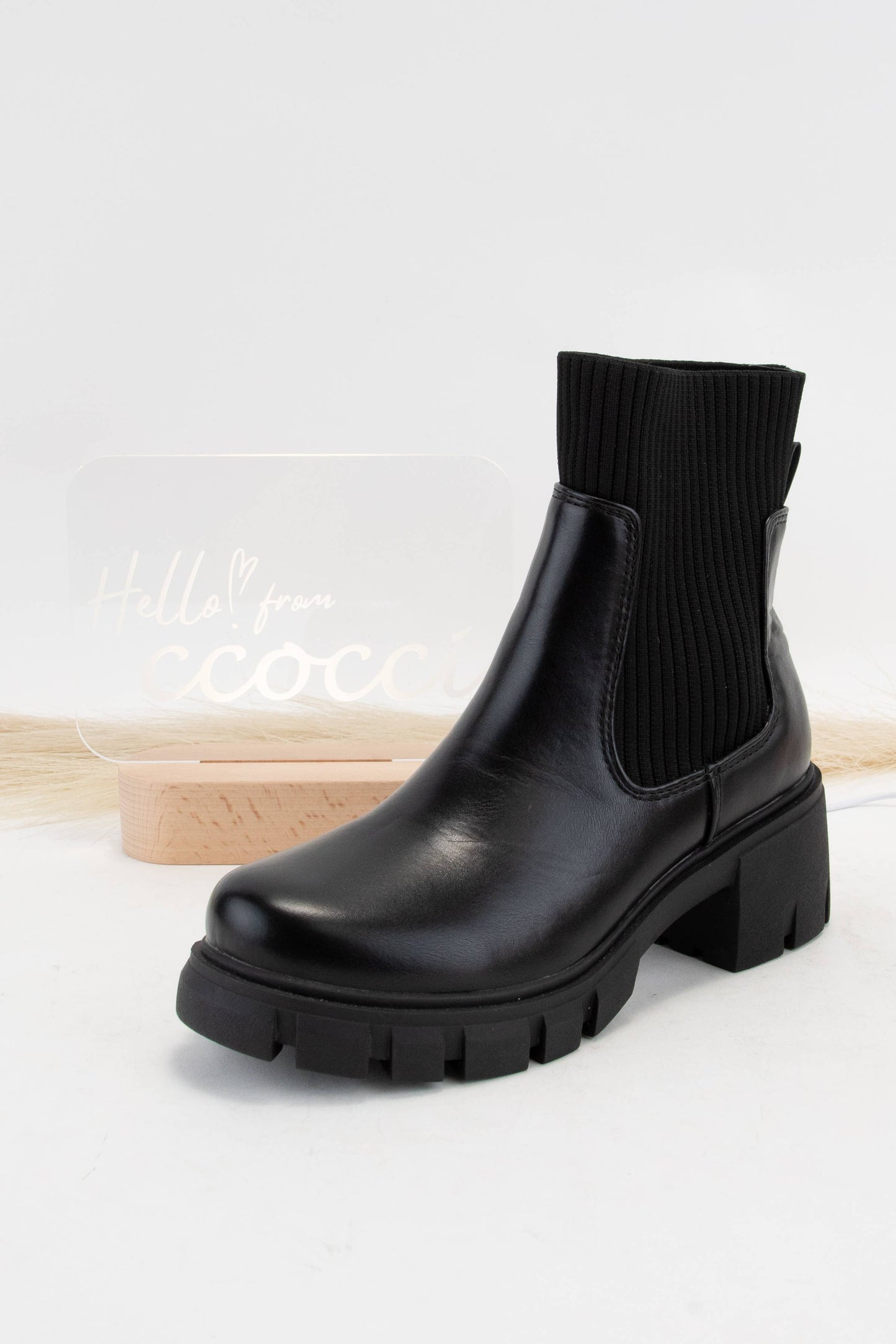 CHUNKY LUG SOLE CHELSEA BOOTS